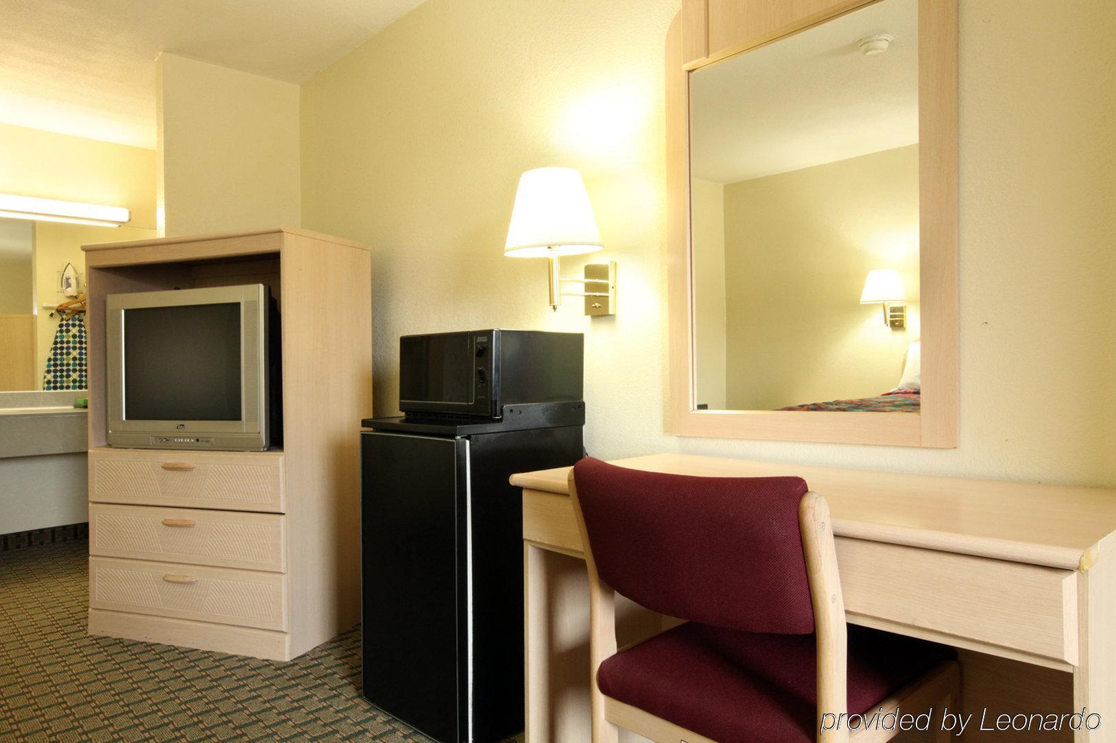 Americas Best Value Inn Cabot Стая снимка