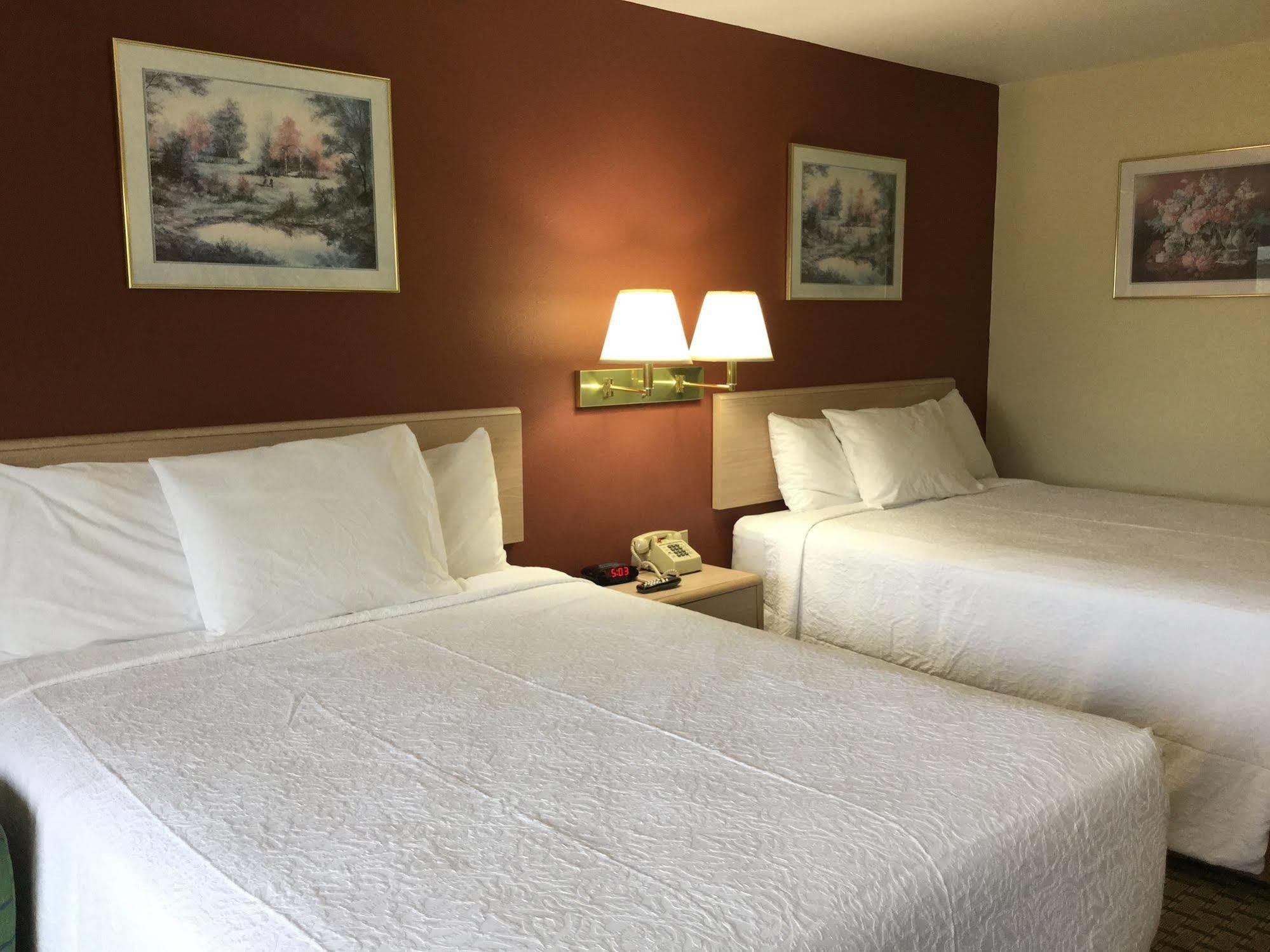 Americas Best Value Inn Cabot Екстериор снимка